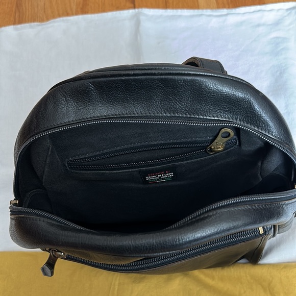 Il Bisonte Black Leather Backpack with Original Storage Bag - Picture 9 of 9